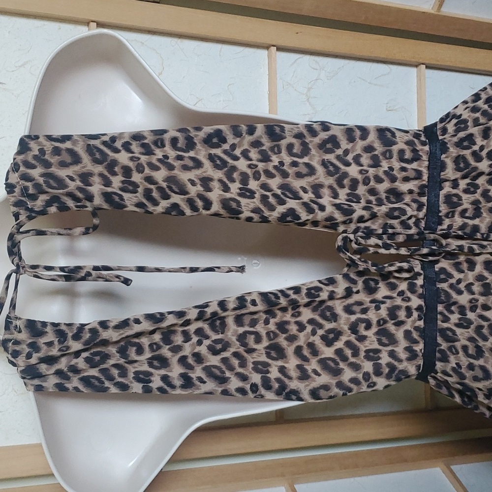 Women Halo leopard Fashion Nova maxi dress size medium - Picture 6 of 8